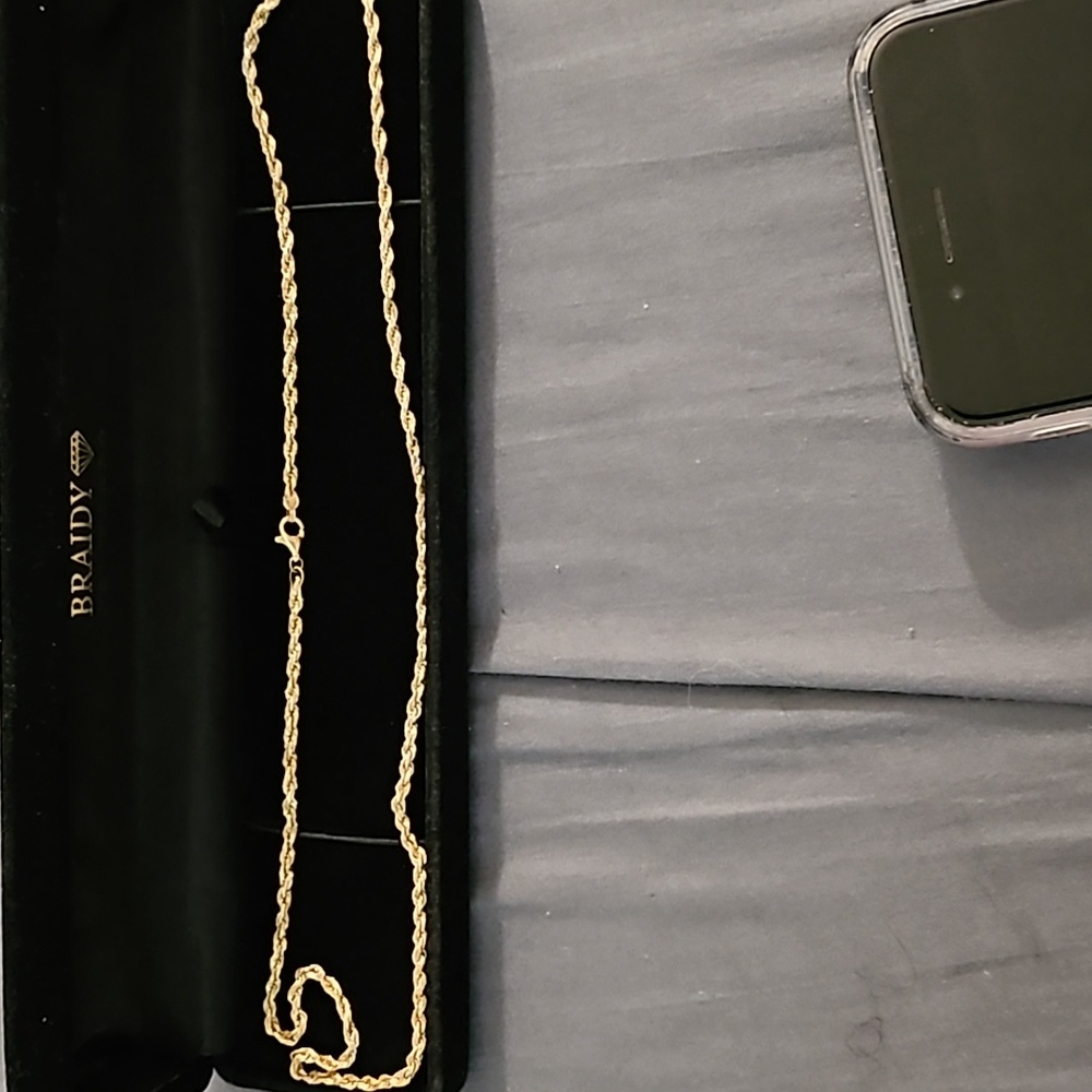 Gold rope chain